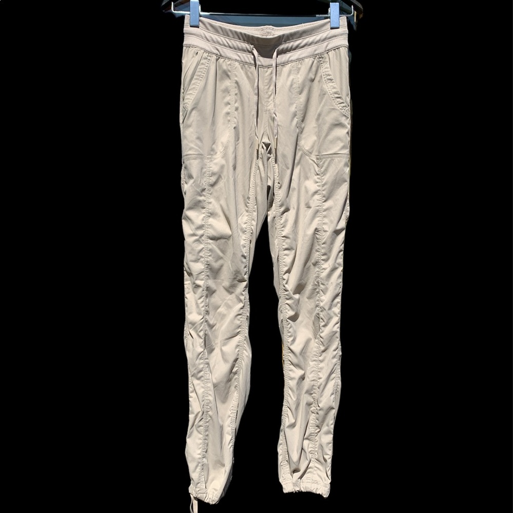 NWOT - The North Face lightweight hiking pants